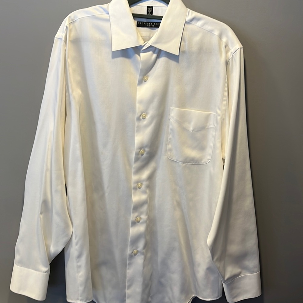 Geoffrey Beene Fitted Button up dress shirt